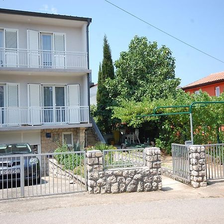 Apartments Jakobi Njivice Buitenkant foto