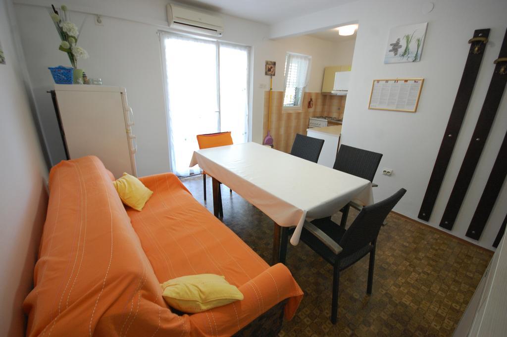 Apartments Jakobi Njivice Buitenkant foto