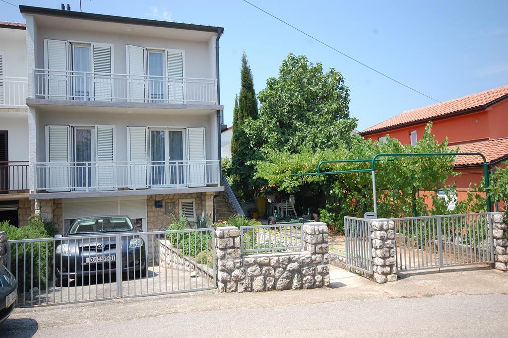 Apartments Jakobi Njivice Buitenkant foto