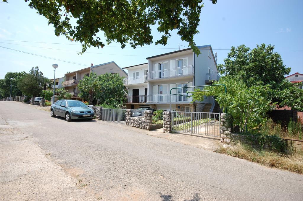 Apartments Jakobi Njivice Buitenkant foto